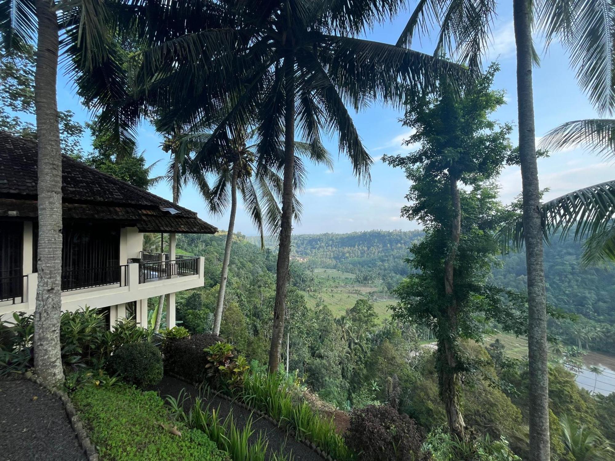 Hotel Domisili Ijen Cliff By Fays Hospitality Banyuwangi  Exterior foto