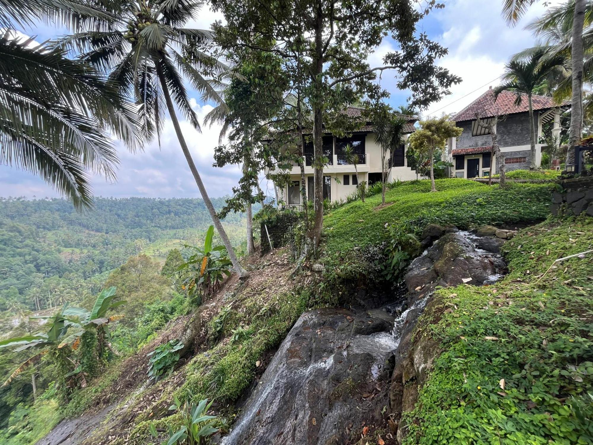 Hotel Domisili Ijen Cliff By Fays Hospitality Banyuwangi  Exterior foto